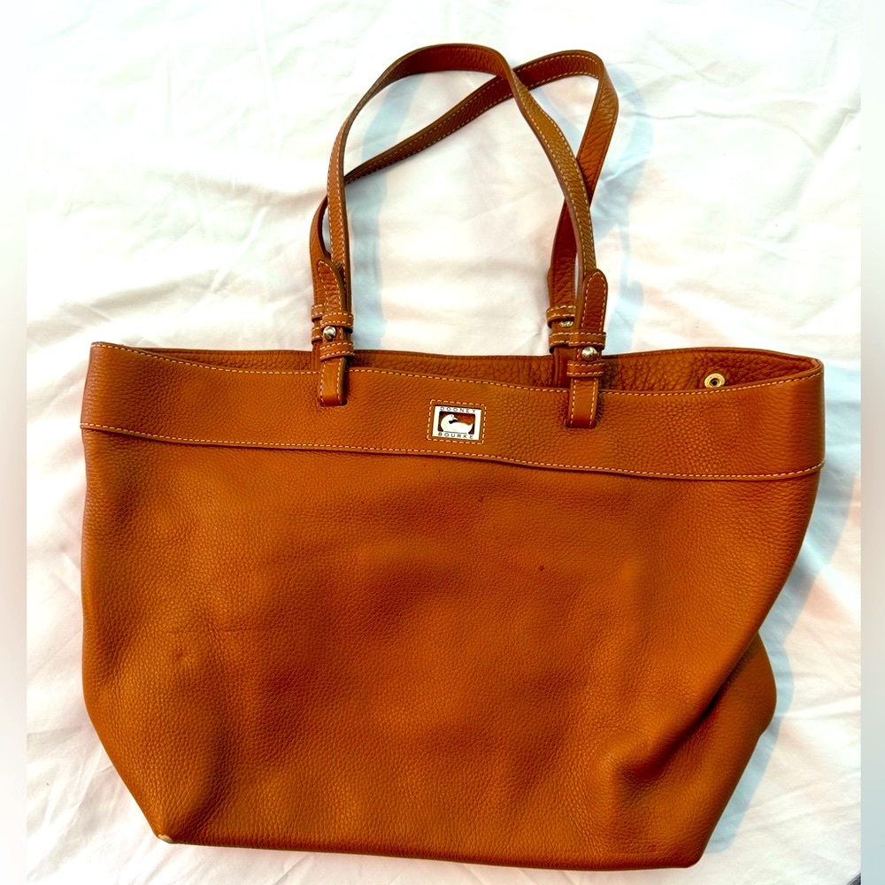 Dooney & Bourke Brown Leather Tote with Structured Design - Pre-owned